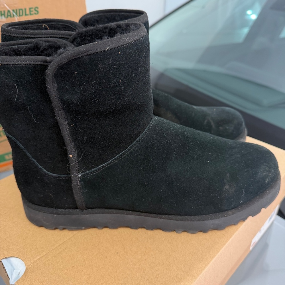 Ugg Short Boot - image 2